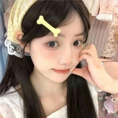 他从火光中走来